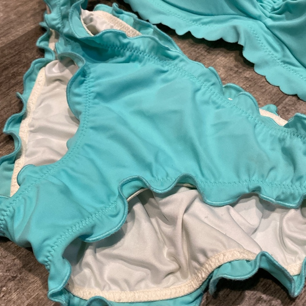 VICTORIA’s Secret bikini - Picture 3 of 9
